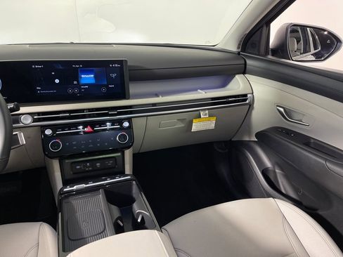 Certified 2025 Hyundai Tucson SEL AWD/4WD image 17