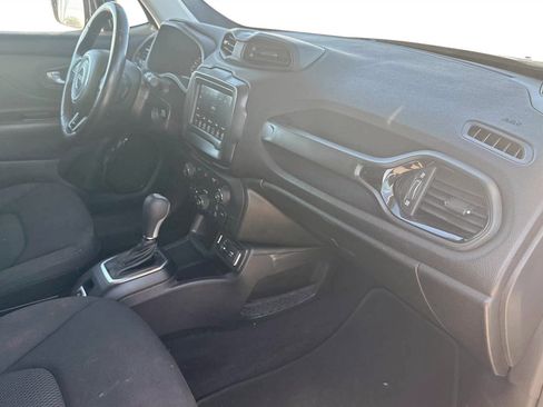 Used 2018 Jeep Renegade Altitude image 22
