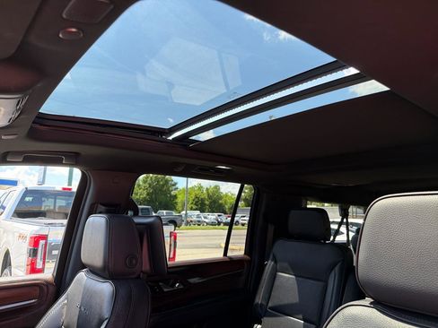 Used 2021 GMC Yukon XL Denali w/ Denali Premium Package RWD image 20