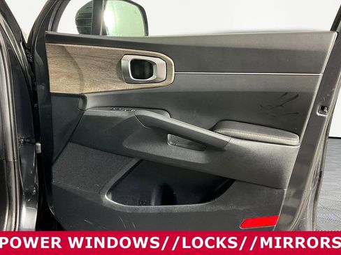 Used 2022 Kia Sorento S AWD/4WD image 26