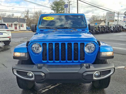 Certified 2023 Jeep Gladiator Sport image 2