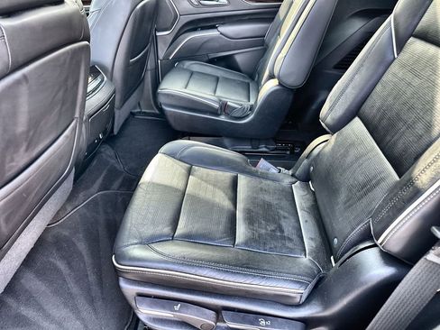 Used 2022 Cadillac Escalade Premium Luxury w/ Performance Package image 16