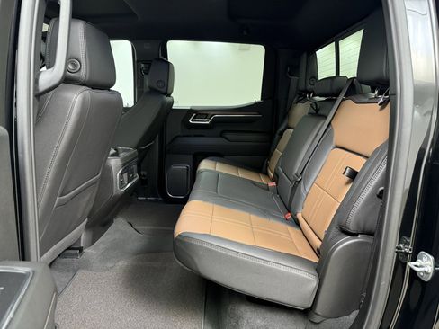 Used 2025 Chevrolet Silverado 1500 High Country w/ Technology Package image 28