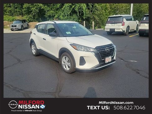 Used 2025 Nissan Kicks Play S FWD image 5
