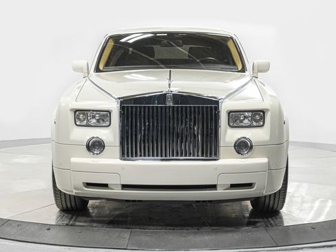 Used 2004 Rolls-Royce Phantom Sedan RWD image 10