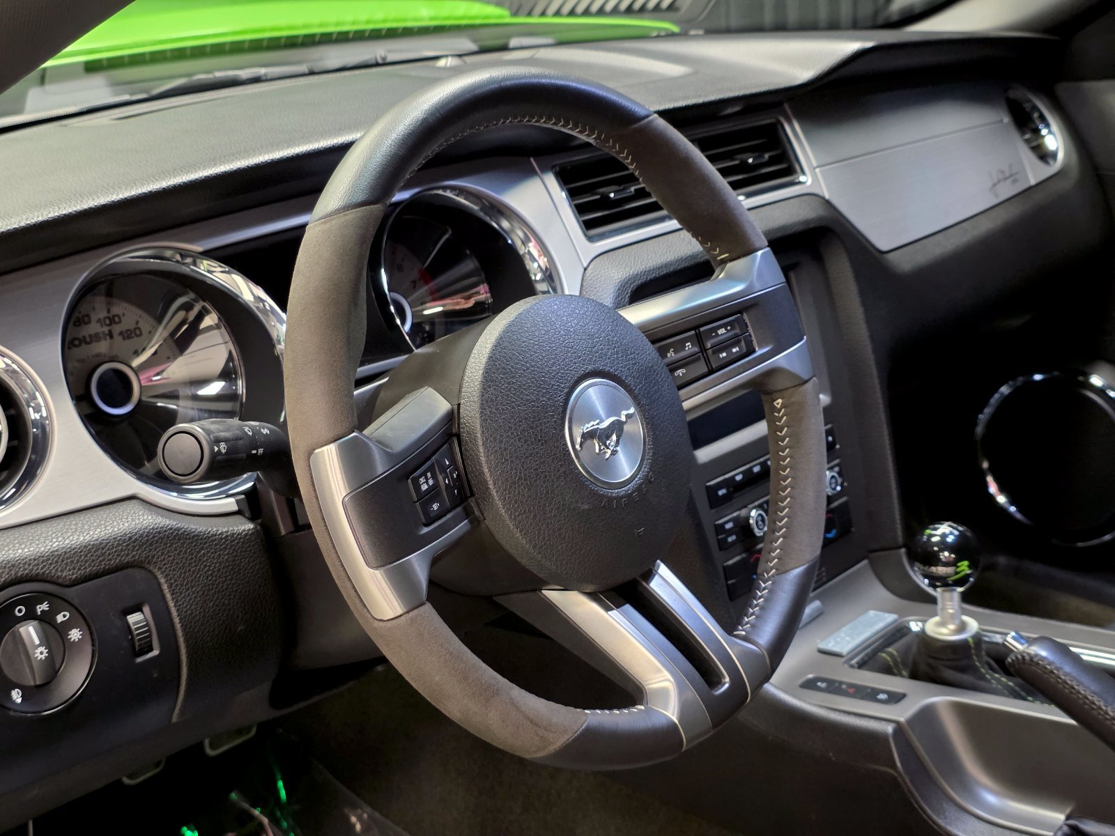 Used 2013 Ford Mustang GT Premium w/ Electronics Pkg RWD image 25