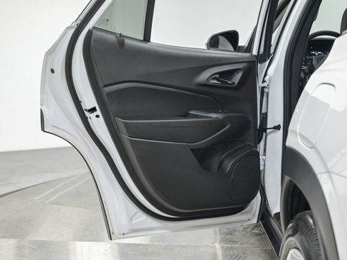 Used 2024 Chevrolet Trax LS w/ LS Convenience Package FWD image 26
