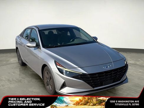 Used 2021 Hyundai Elantra SEL w/ Convenience Package FWD image 15