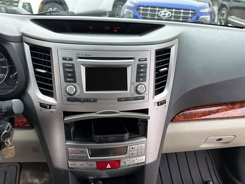 Used 2012 Subaru Outback 3.6R Limited w/ Moonroof Pkg AWD/4WD image 15