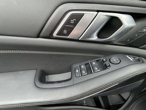 Used 2025 BMW X5 sDrive40i w/ M Sport Package RWD image 30