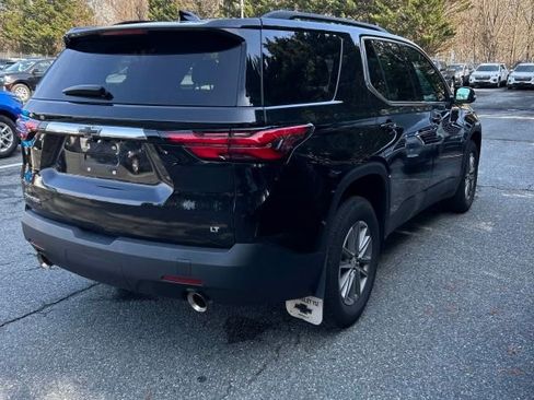 Used 2023 Chevrolet Traverse LT FWD image 3