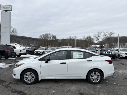 Used 2025 Nissan Versa S w/ Trunk Package image 8