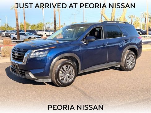 Certified 2024 Nissan Pathfinder SV FWD image 1