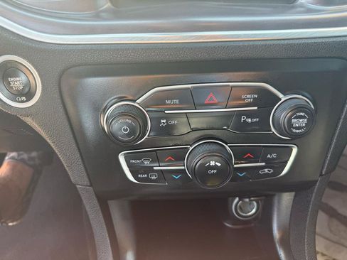 Used 2021 Dodge Charger SXT w/ Leather Interior Group RWD image 23