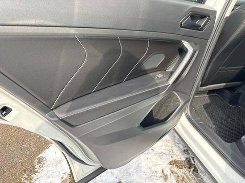 Used 2022 Volkswagen Tiguan SE image 23