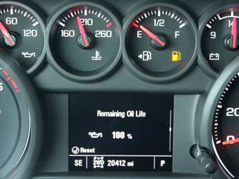 Used 2021 Chevrolet Silverado 1500 W/T w/ WT Convenience Package AWD/4WD image 25