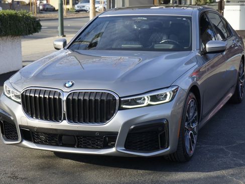 Used 2021 BMW 750i xDrive w/ Executive Package image 4