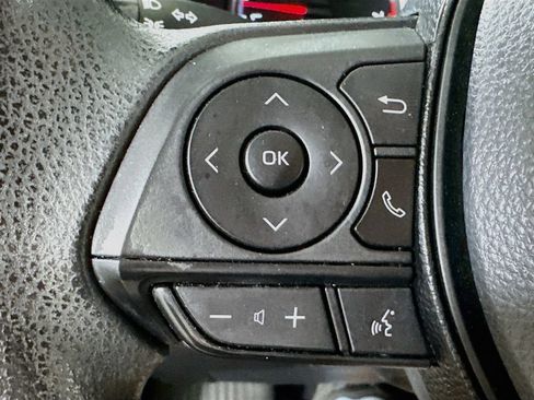 Used 2021 Toyota RAV4 LE FWD image 22