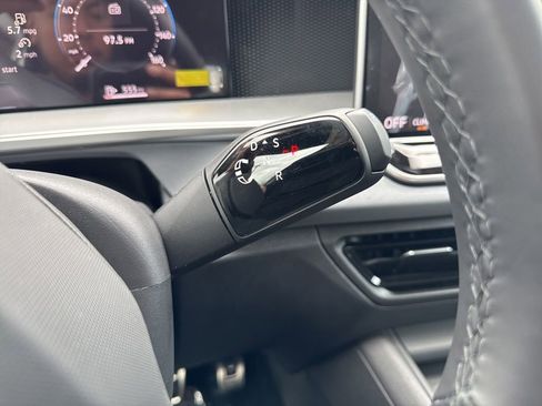 New 2026 Volkswagen Tiguan SE R-Line FWD image 38
