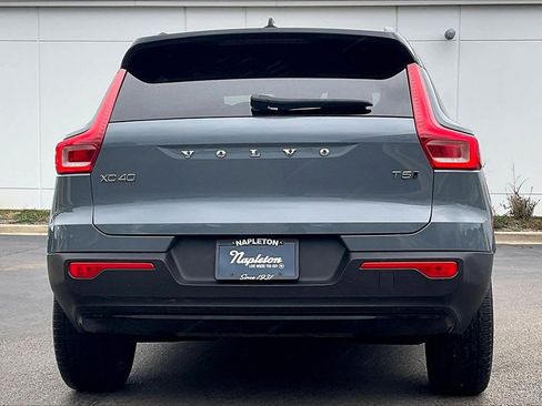 Used 2021 Volvo XC40 T5 R-Design w/ Climate Package image 4