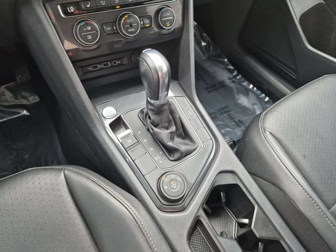 Used 2019 Volkswagen Tiguan SE w/ Panoramic Sunroof Package AWD/4WD image 22