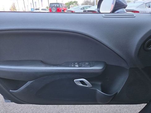 Used 2016 Dodge Challenger SXT image 17