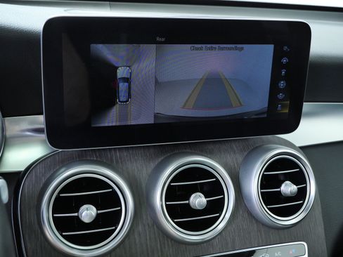 Certified 2021 Mercedes-Benz GLC 300 4MATIC w/ Premium Package image 29