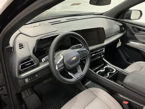 New 2026 Chevrolet Traverse LT w/ LPO, Floor Liner Package FWD image 10