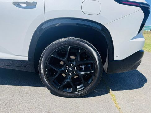 Used 2024 Chevrolet Traverse RS image 48