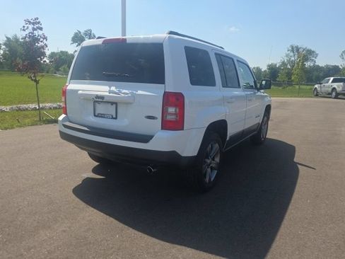 Used 2017 Jeep Patriot Sport w/ Power Value Group FWD image 8