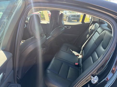 Used 2024 Volvo S60 B5 Core FWD image 16
