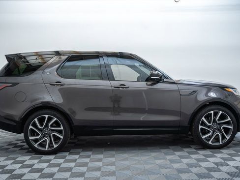 Used 2024 Land Rover Discovery Metropolitan Edition AWD/4WD image 4