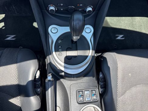 Used 2015 Nissan 370Z Touring RWD image 17