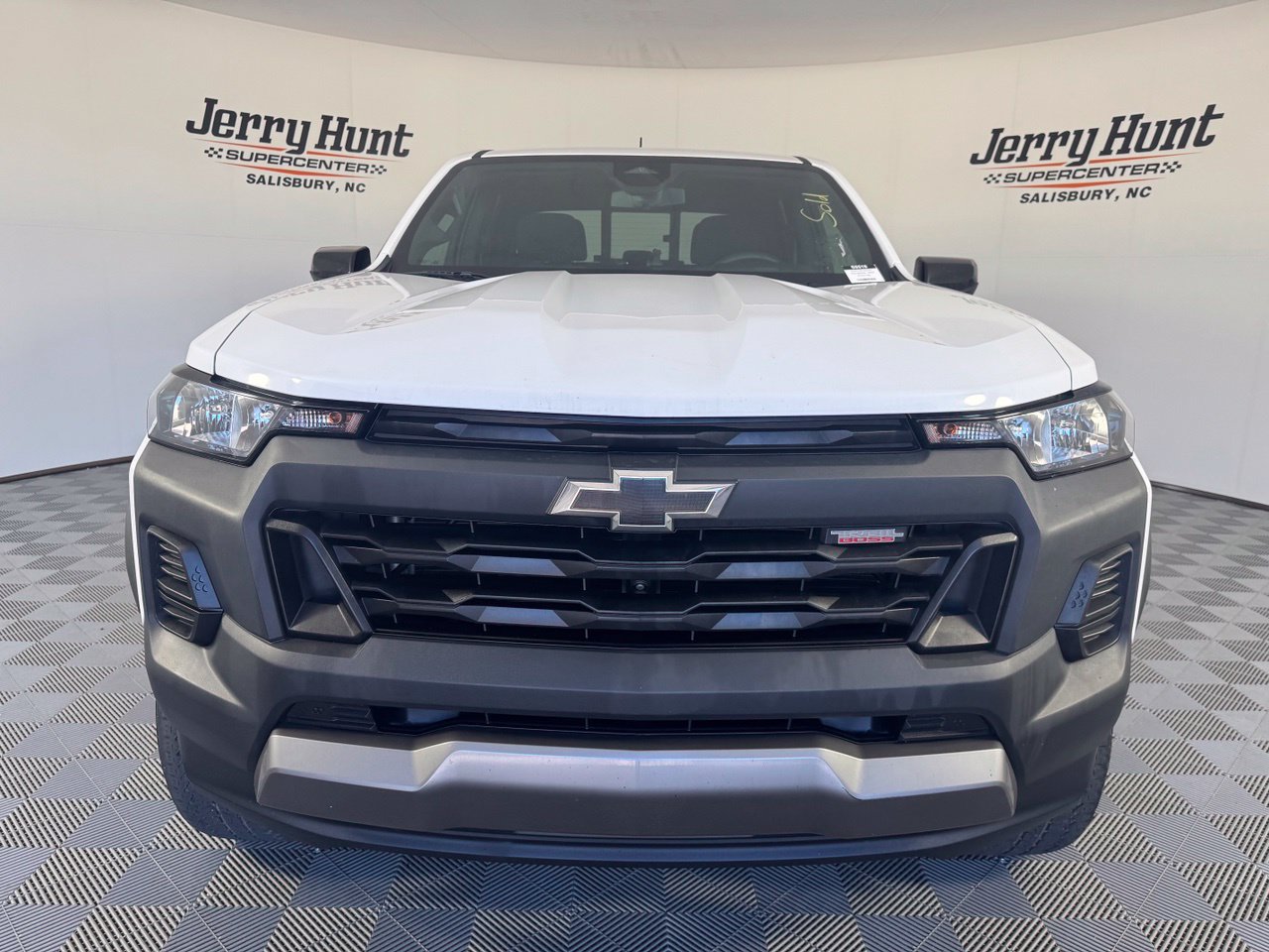 Used 2024 Chevrolet Colorado Trail Boss w/ Technology Package AWD/4WD image 5