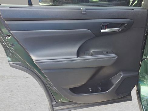 Used 2023 Toyota Highlander XLE image 13