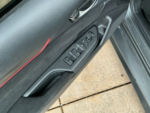 Used 2017 Honda Civic Type R image 15