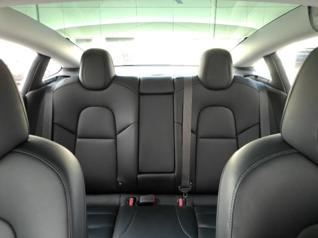 Used 2018 Tesla Model 3 Long Range RWD image 32