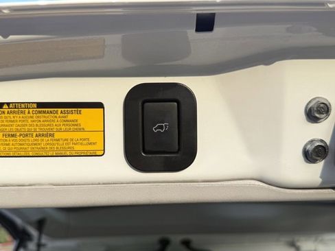 Used 2014 Toyota Sienna Limited image 37