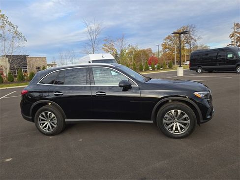 New 2026 Mercedes-Benz GLC 300 4MATIC image 2