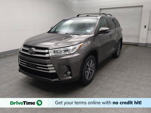Used 2019 Toyota Highlander XLE AWD/4WD image 1