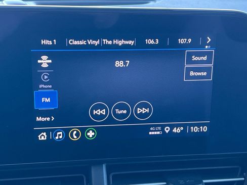 Used 2024 Chevrolet Trax RS w/ Sunroof Package FWD image 19