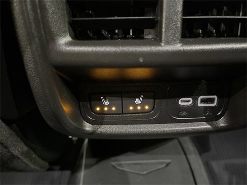 Used 2022 Cadillac XT4 Sport w/ LPO, Floor Liner Package image 34