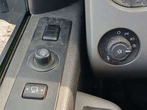 Used 2014 Ford F250 Lariat w/ Lariat Ultimate Package AWD/4WD image 26