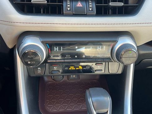 Used 2023 Toyota RAV4 Limited image 41