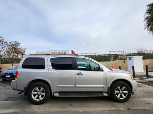 Used 2011 Nissan Armada SV image 8
