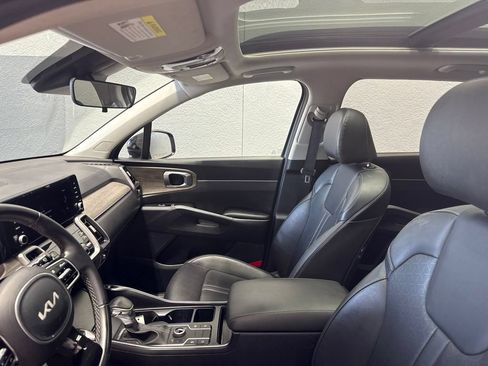 Used 2022 Kia Sorento S w/ Panoramic Sunroof Package AWD/4WD image 11