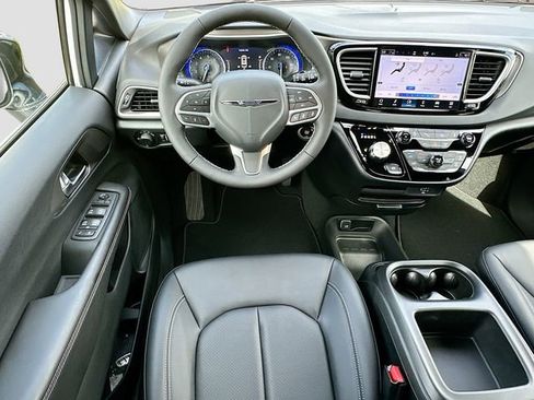 New 2026 Chrysler Voyager LX FWD image 15