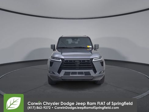 Used 2024 Lexus GX 550 w/ Accessory Package (2T) image 6