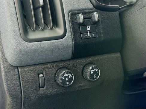 Used 2020 Chevrolet Colorado Z71 AWD/4WD image 12