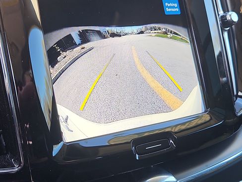 Used 2025 Volvo XC60 B5 Core AWD/4WD image 9